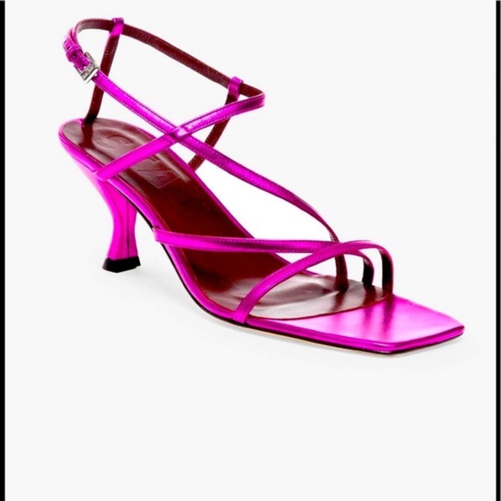STAUD 
GITA SANDAL FUCHSIA
SIZE 37 - US (7)